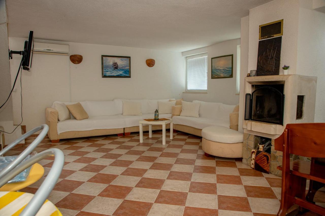 Villa Beni - 4 Bedroom Private House By Flаt Manаger Lozenets Extérieur photo